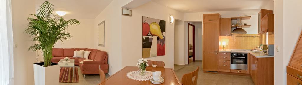 Apartman Roza Рогозница Экстерьер фото
